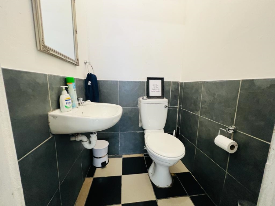 To Let commercial Property for Rent in Observatory Western Cape